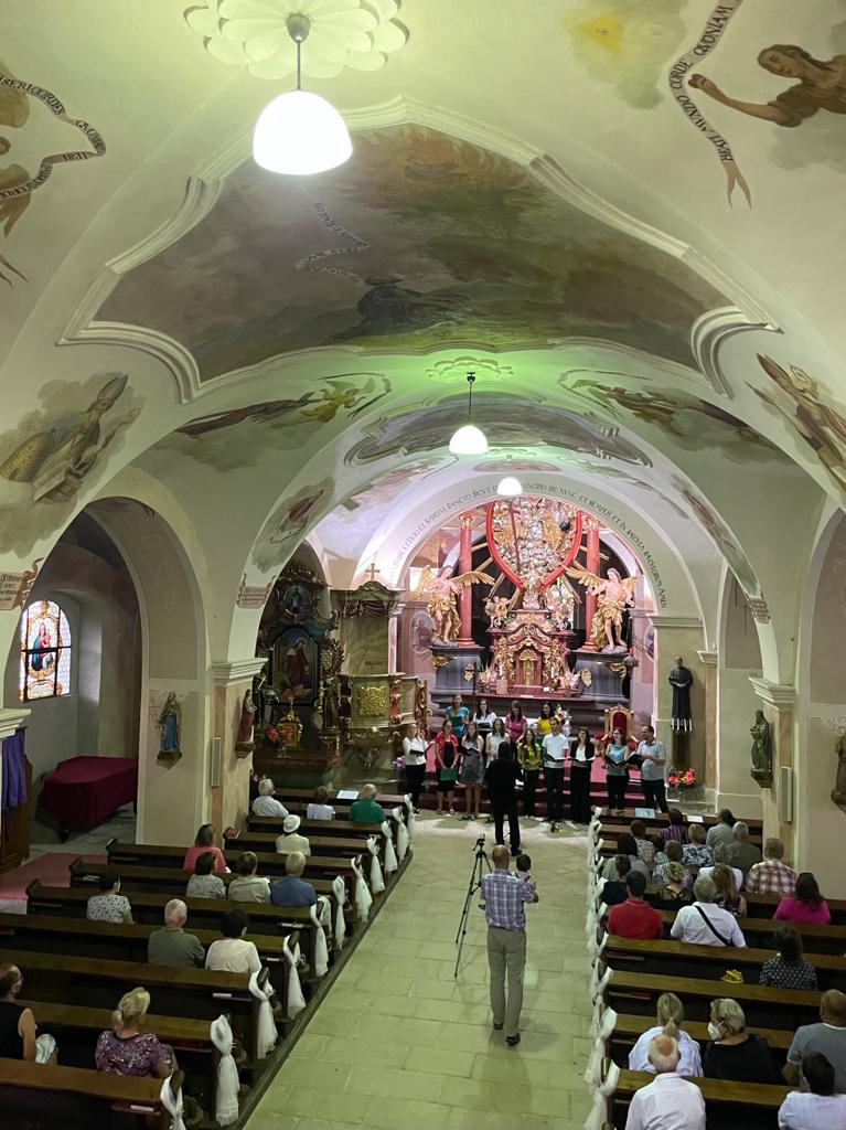 EDFACDBB BBC8 44DB 9C34 F6E5297712DD